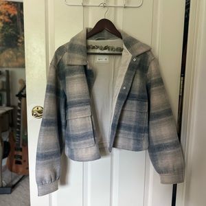 Abercrombie & Fitch Cropped Wool-Blend Shirt Jacket Cream Plaid Medium NWOT